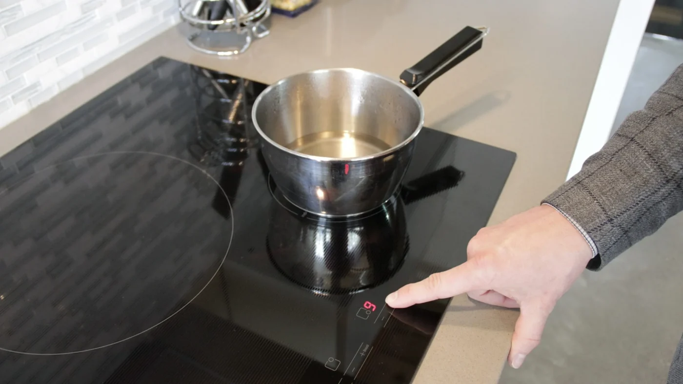Vì sao bếp từ thường gặp sự cố khi sử dụng?